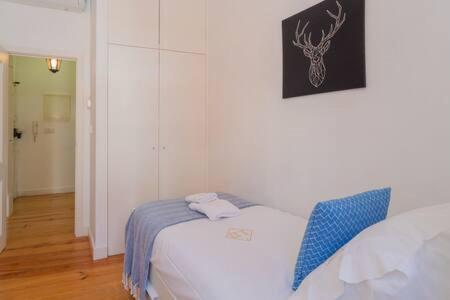 Old Town Chiado Balcony Aircon By Ld Apartments Lisbon Exterior photo