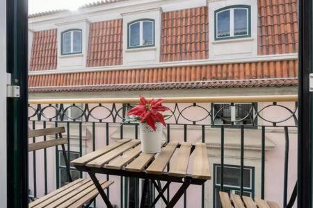 Old Town Chiado Balcony Aircon By Ld Apartments Lisbon Exterior photo